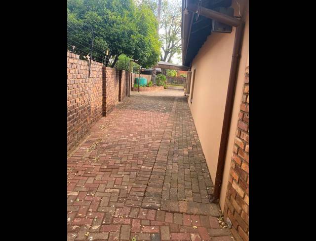 7 BEDROOM HOUSE FOR SALE IN AERORAND